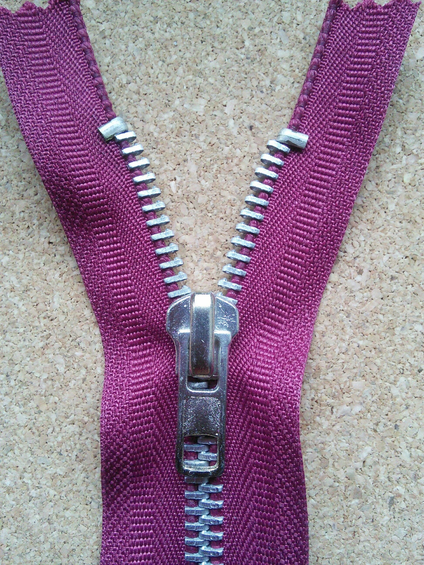 Deep raspberry zip red/burgundy 6 inch chunky heavy silver metal (15cm) closed end Size 5