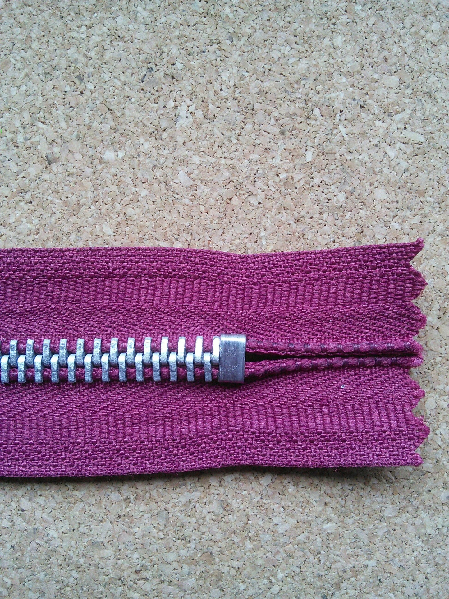 Deep raspberry zip red/burgundy 6 inch chunky heavy silver metal (15cm) closed end Size 5