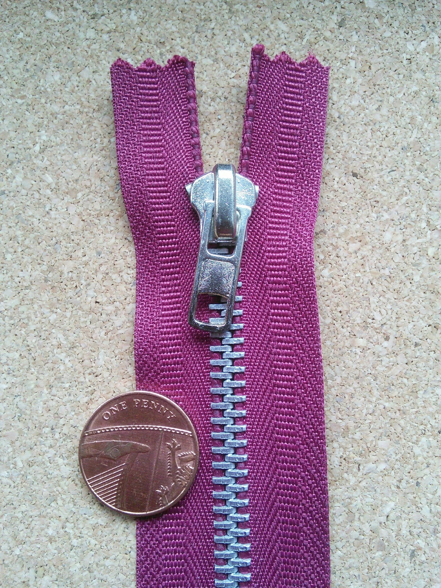 Deep raspberry zip red/burgundy 6 inch chunky heavy silver metal (15cm) closed end Size 5