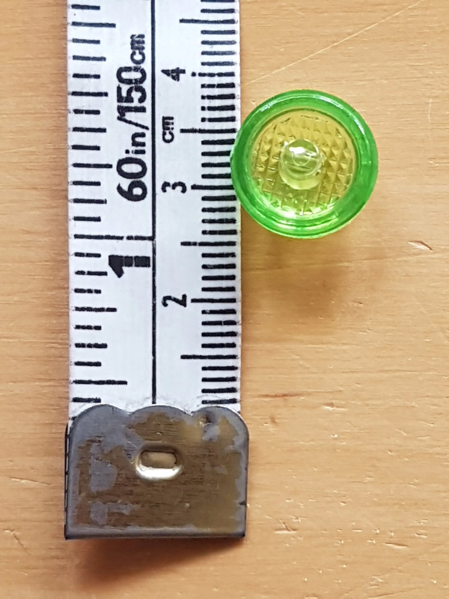 11 Round Buttons Bright Green Retro Look Plastic 1.5cm