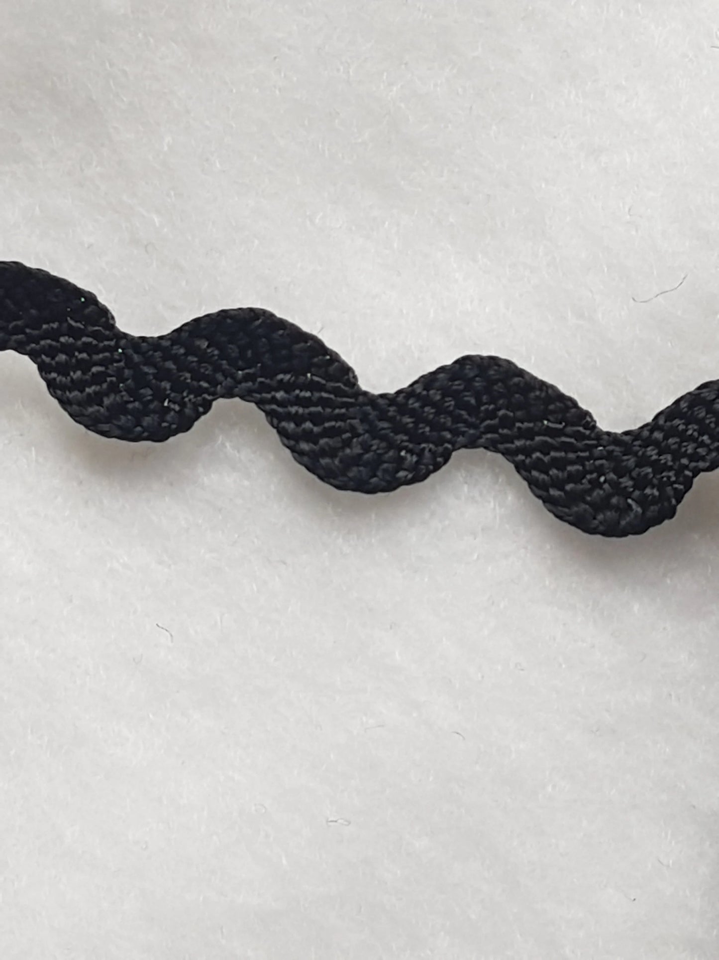 Black Rik Rak 0.5cm Vintage Trim