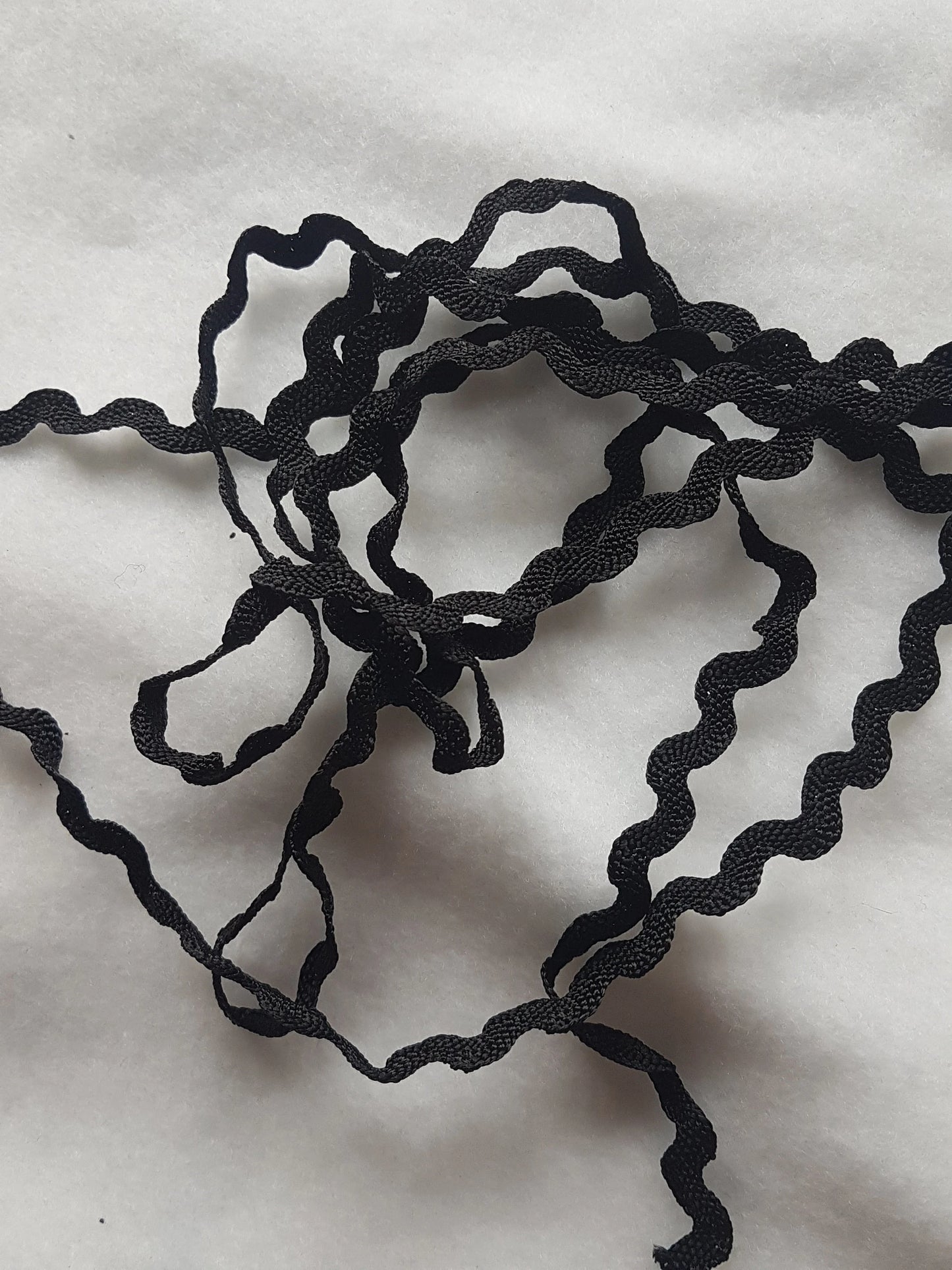 Black Rik Rak 0.5cm Vintage Trim
